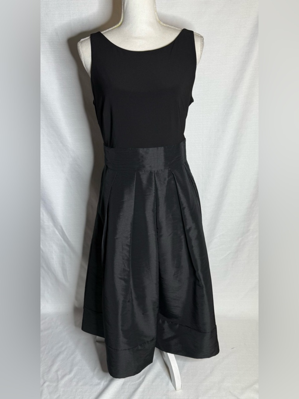 Women’s Black Label by Evan Picone Black Sleeveless Fit & Flare Dress Size 12